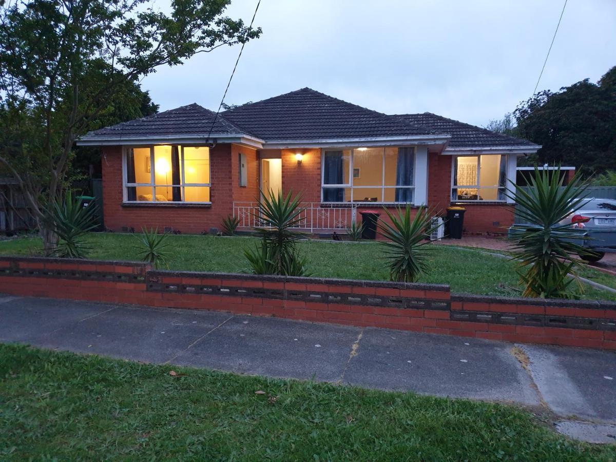 Homestay Near Dandenong Plaza Εξωτερικό φωτογραφία